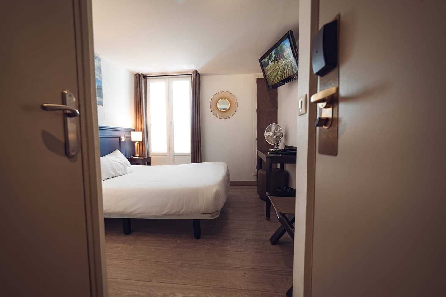 little regina hotel paris france