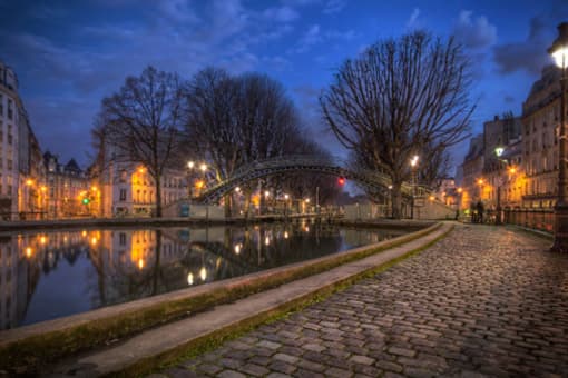 Canal Saint Martin proche de l'hôtel Little Regina Paris